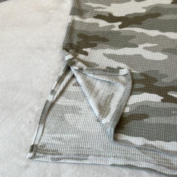 🦅 American Eagle Waffle Knit Longsleeve - Picture 5 of 10